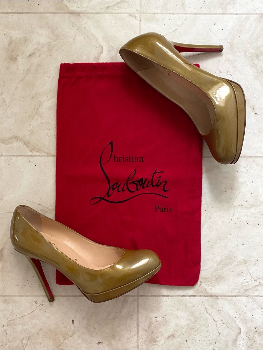 $845 Christian Louboutin New Simple Olive Green Patent Leather Pumps Heels 7/37